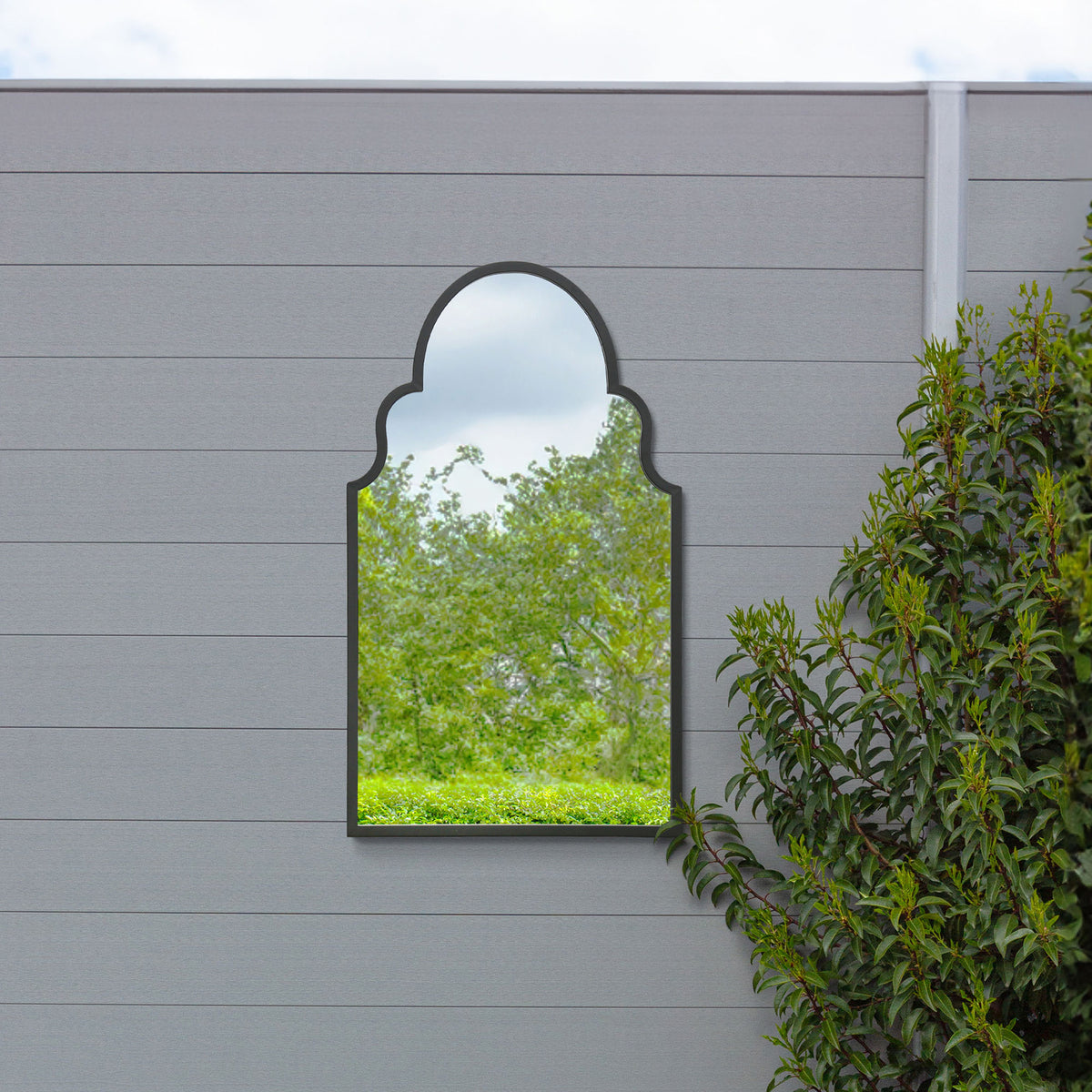 WVH® | The Arch Elegant | Metal Frame Leaner and Wall-Mountable Mirrors