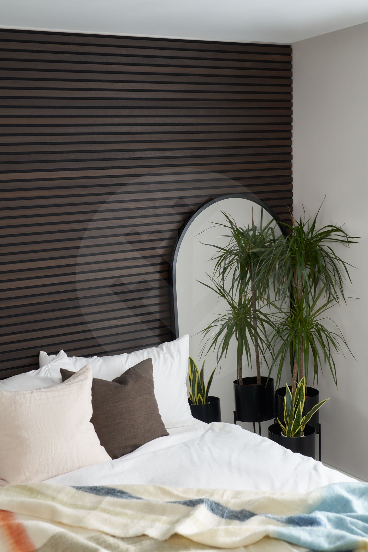 WVH® | The Arch | Metal Frame Leaner and Wall-Mountable Mirrors