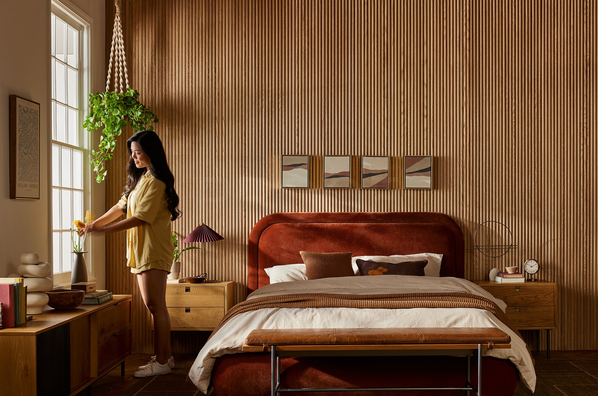 Flutto® Oak Ridge flexible tambour wood wall panels styled in a contemporary interior — curved feature wall in oak.