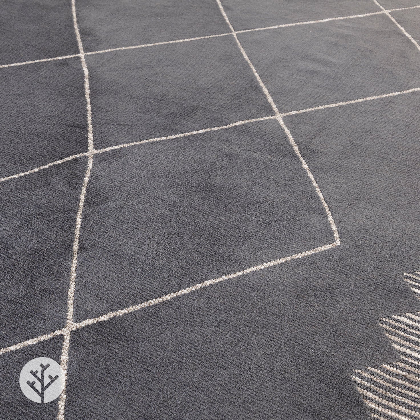 Shape Black Diamond Luxury Rug | WVH®