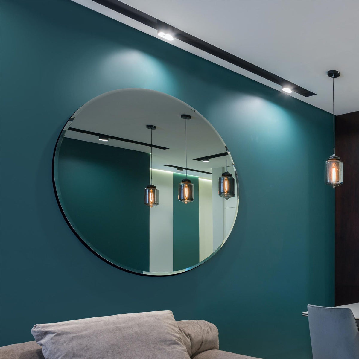 WVH® | The Frameless Round | Wall-Mountable Mirrors